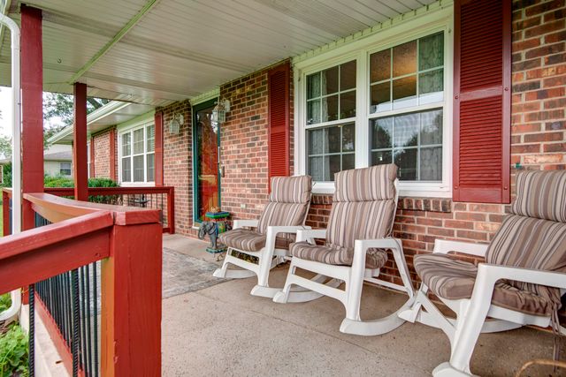 2369 N Farm Road 101, Springfield, MO 65802