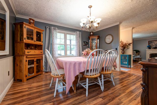 2369 N Farm Road 101, Springfield, MO 65802