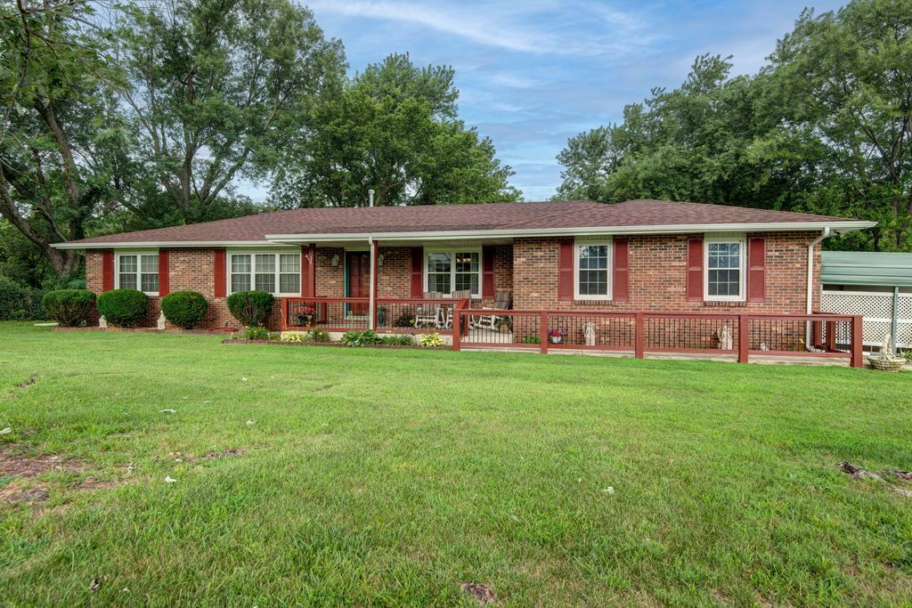 2369 N Farm Road 101, Springfield, MO 65802