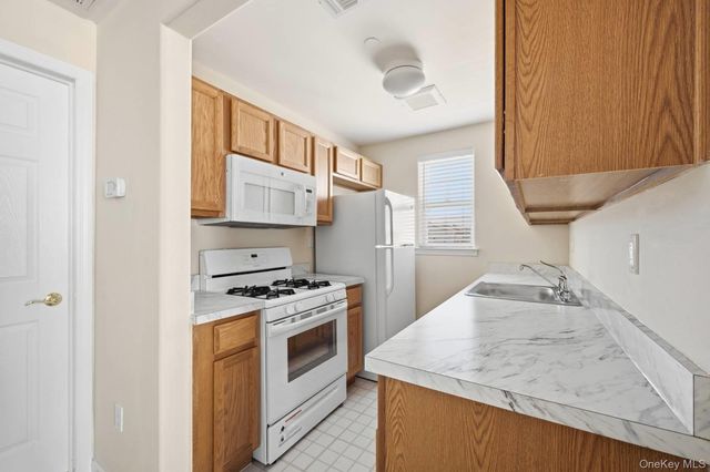 6319 Ocean Avenue S, Arverne, NY 11692