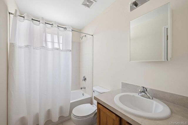 6319 Ocean Avenue S, Arverne, NY 11692