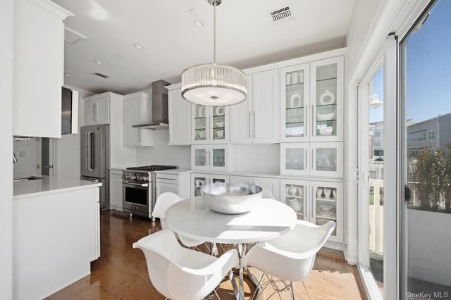 6319 Ocean Avenue S, Arverne, NY 11692