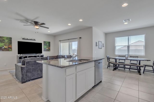 1167 W AVALON CANYON Drive, Casa Grande, AZ 85122