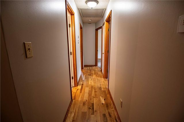 1016 SW Eastman Street, Blue Springs, MO 64015