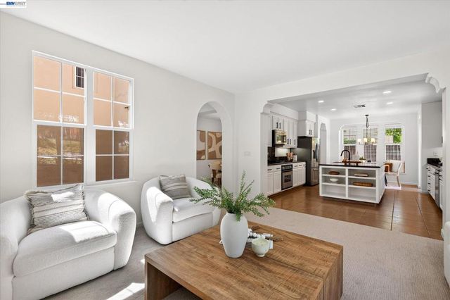 8307 Saturn Park Dr, San Ramon, CA 94582