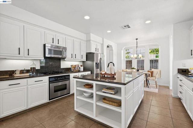 8307 Saturn Park Dr, San Ramon, CA 94582