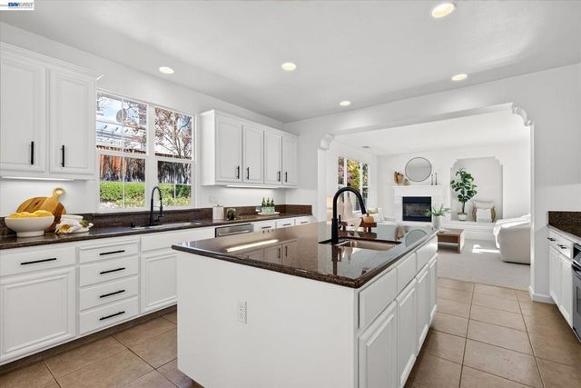 8307 Saturn Park Dr, San Ramon, CA 94582