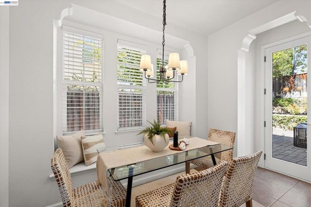 8307 Saturn Park Dr, San Ramon, CA 94582