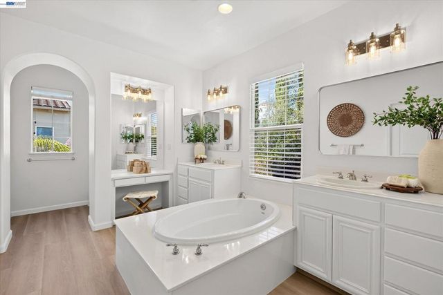 8307 Saturn Park Dr, San Ramon, CA 94582