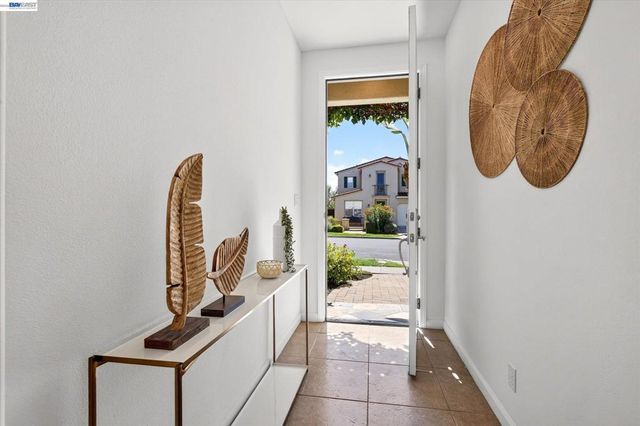 8307 Saturn Park Dr, San Ramon, CA 94582