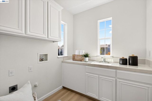 8307 Saturn Park Dr, San Ramon, CA 94582