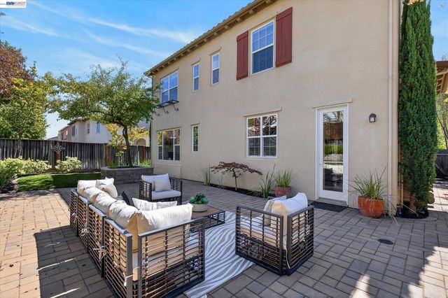8307 Saturn Park Dr, San Ramon, CA 94582