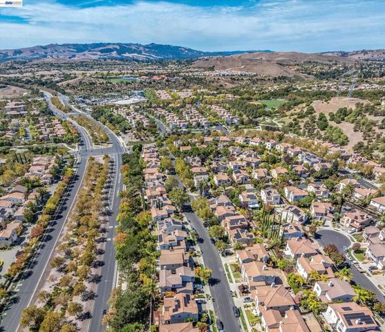 8307 Saturn Park Dr, San Ramon, CA 94582
