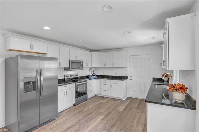 5707 Holy Neck RD, Suffolk, VA 23437