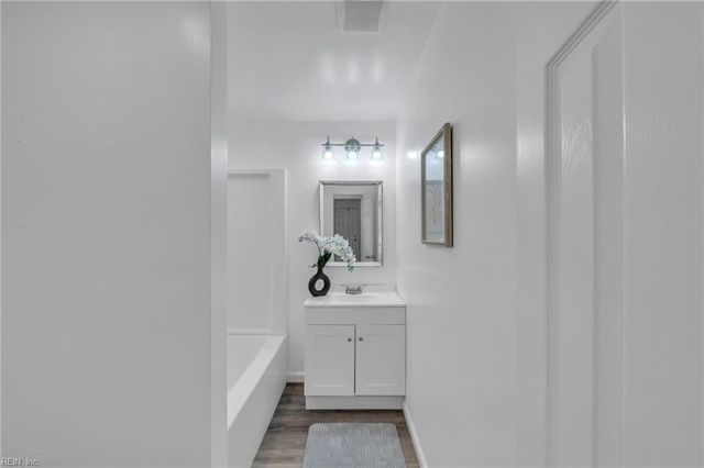 5707 Holy Neck RD, Suffolk, VA 23437