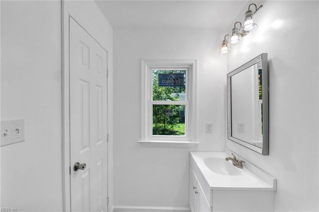 5707 Holy Neck RD, Suffolk, VA 23437