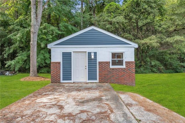 5707 Holy Neck RD, Suffolk, VA 23437