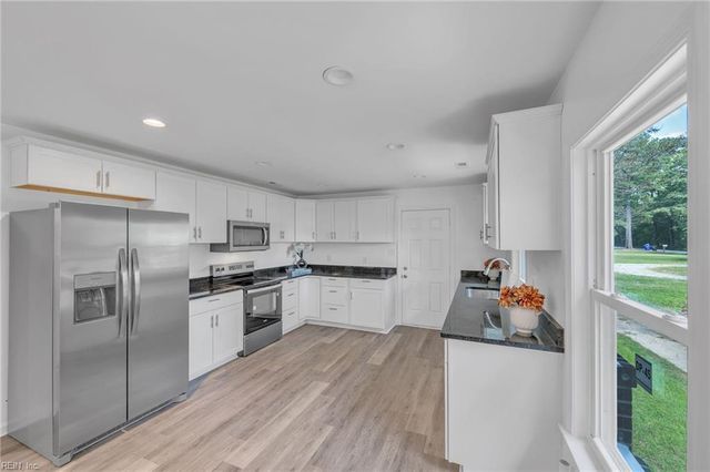 5707 Holy Neck RD, Suffolk, VA 23437