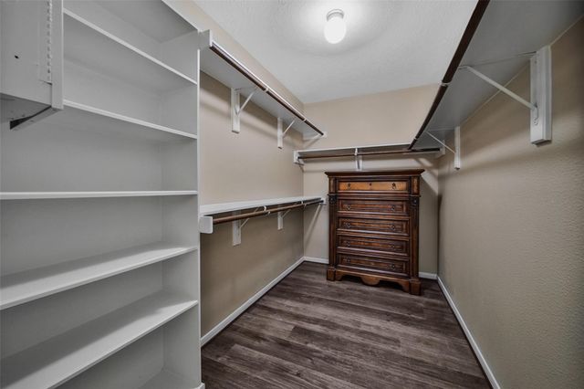 9514 Trailing Moss Drive, Houston, TX 77064