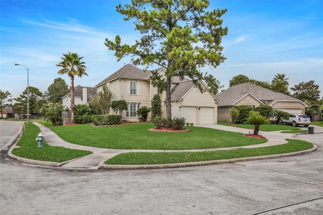 9514 Trailing Moss Drive, Houston, TX 77064