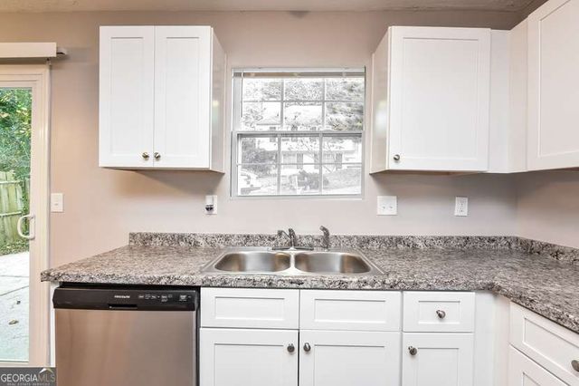 1344 Mill Lake Circle, Stone Mountain, GA 30088