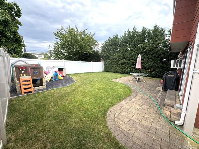 981 McKinley Street, Baldwin, NY 11510
