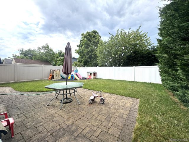 981 McKinley Street, Baldwin, NY 11510