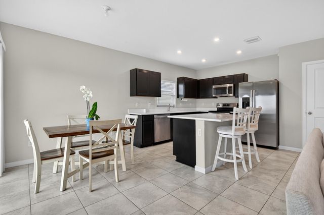 177 Dabou Loop, Belle Glade, FL 33430