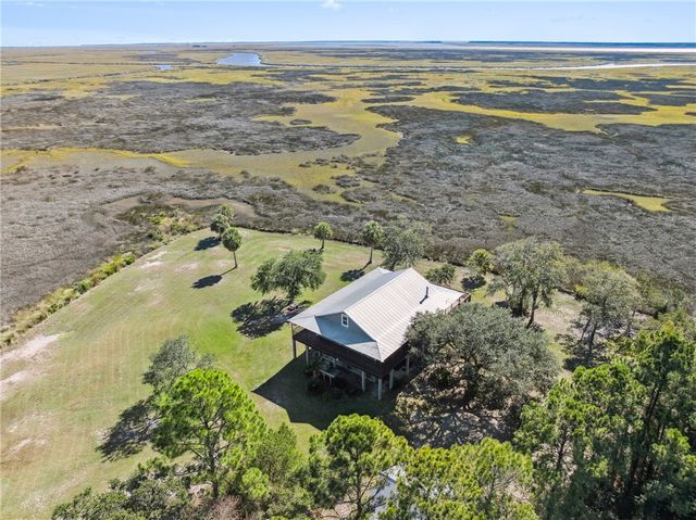 281 Marsh Breeze Lane, Waverly, GA 31565