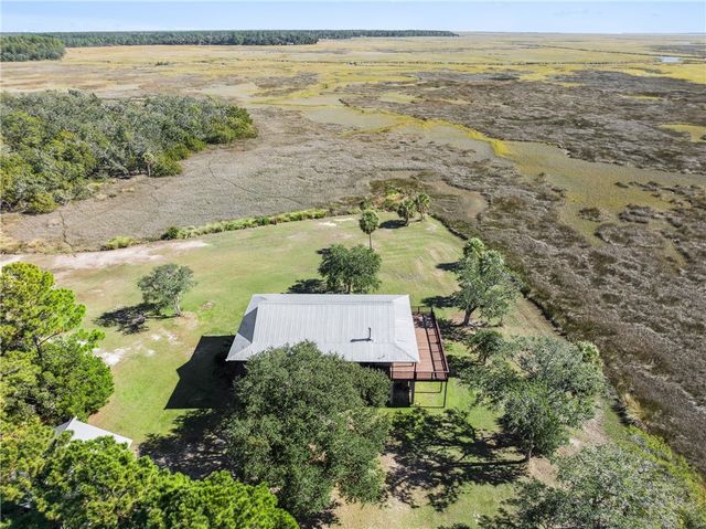 281 Marsh Breeze Lane, Waverly, GA 31565