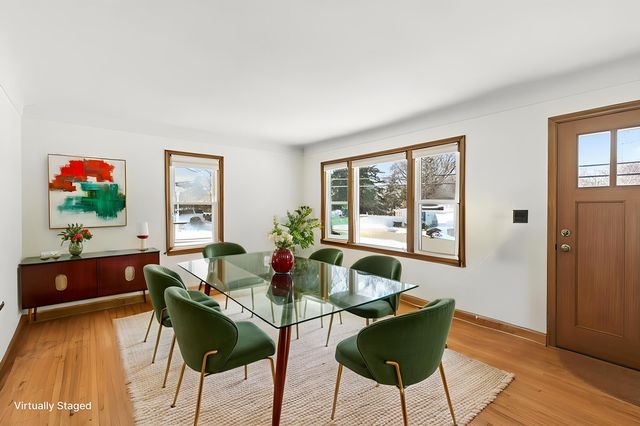 1946 Chatsworth Street N, Roseville, MN 55113