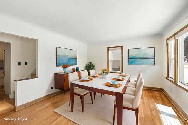 1946 Chatsworth Street N, Roseville, MN 55113