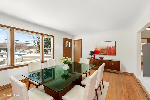 1946 Chatsworth Street N, Roseville, MN 55113