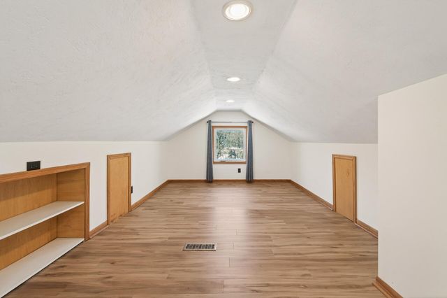 1946 Chatsworth Street N, Roseville, MN 55113