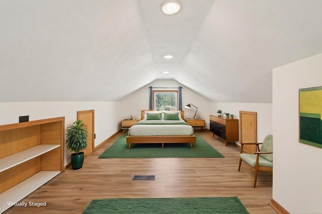 1946 Chatsworth Street N, Roseville, MN 55113