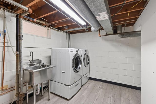 1946 Chatsworth Street N, Roseville, MN 55113