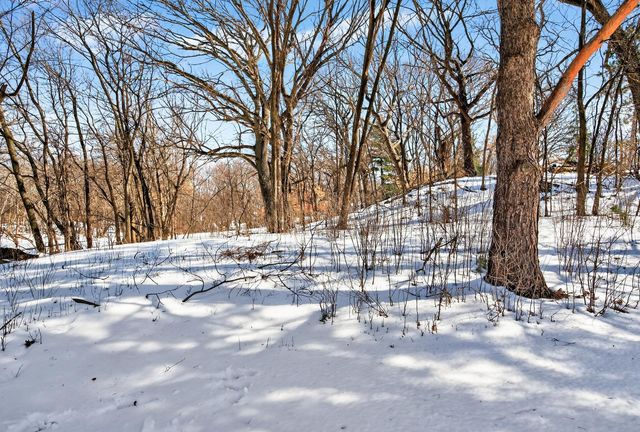 1946 Chatsworth Street N, Roseville, MN 55113