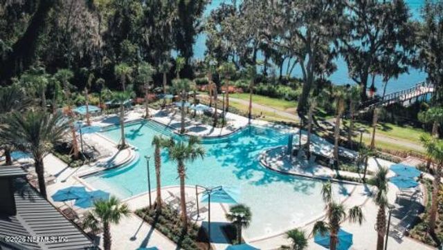 172 OAKMOSS Drive, St. Johns, FL 32259