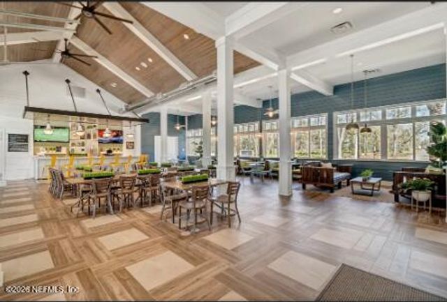 172 OAKMOSS Drive, St. Johns, FL 32259