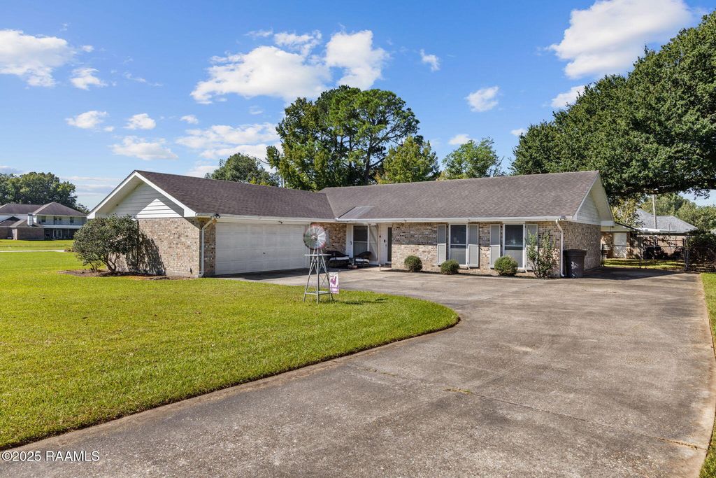 2216 Perry Drive, Abbeville, LA 70510