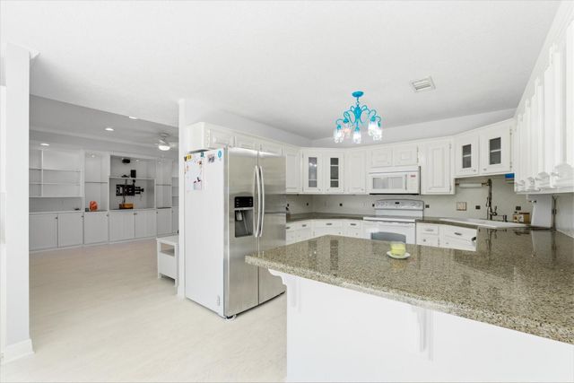 205 Don Q Lane, Baytown, TX 77523