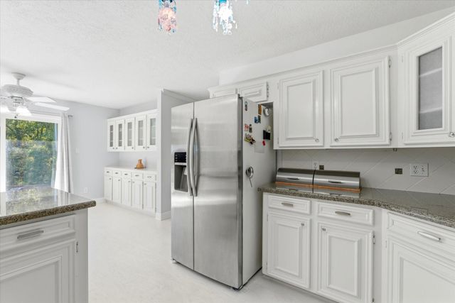 205 Don Q Lane, Baytown, TX 77523