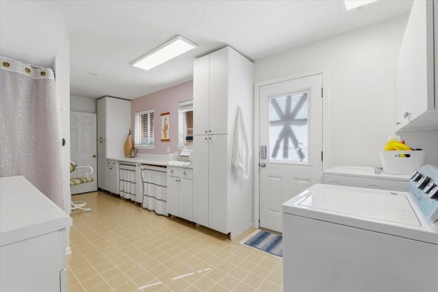 205 Don Q Lane, Baytown, TX 77523