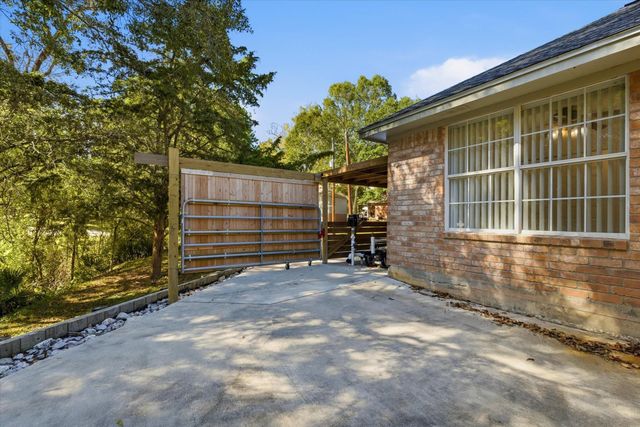 205 Don Q Lane, Baytown, TX 77523