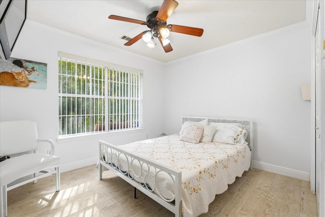 205 Don Q Lane, Baytown, TX 77523