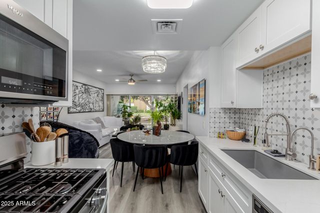 6125 E INDIAN SCHOOL Road 193, Scottsdale, AZ 85251