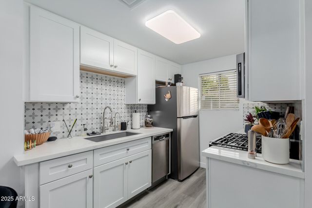 6125 E INDIAN SCHOOL Road 193, Scottsdale, AZ 85251