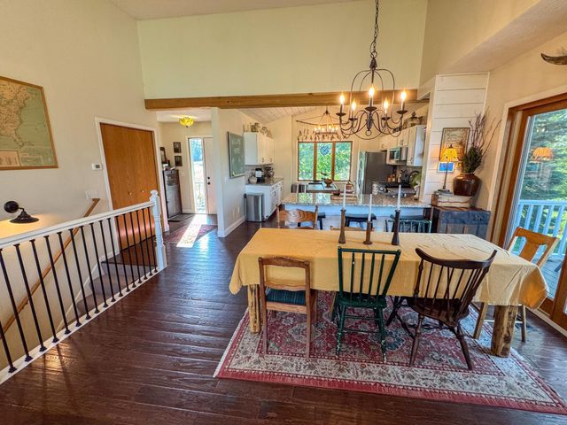 1656 Mark Court, Shakopee, MN 55379