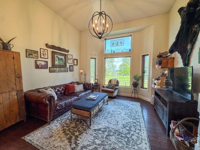1656 Mark Court, Shakopee, MN 55379