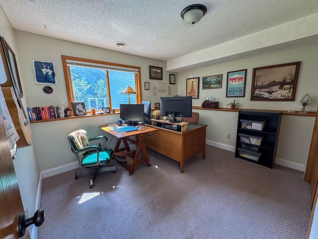 1656 Mark Court, Shakopee, MN 55379